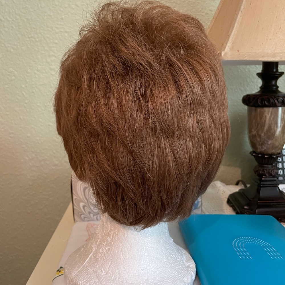 Wigs - Picture 5 of 6